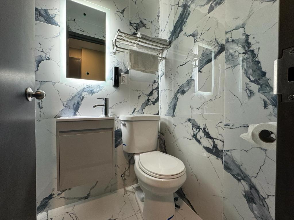 Moon Hotel Brooklyn Нью-Йорк Екстер'єр фото